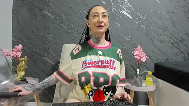 Rayanablackandwhite online show from November 27, 2025, 8:09 pm