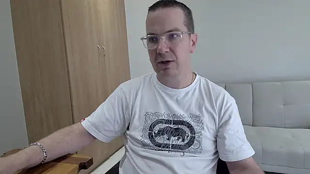 BrettJ81 online show from April 2, 2026, 1:51 pm