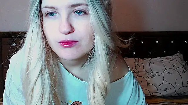 Sara4uu online show from December 1, 2025, 10:21 pm