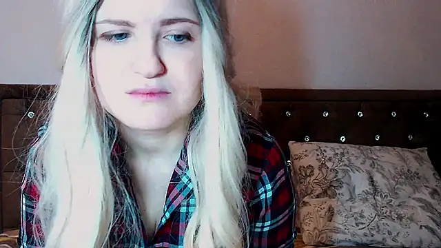 Sara4uu online show from January 17, 2026, 11:08 pm