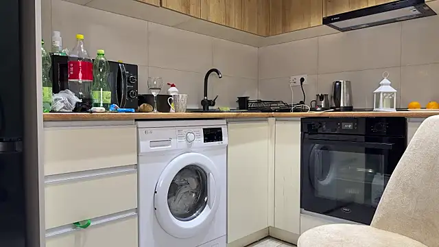 mommy nadin online show from February 6, 2026, 3:19 pm