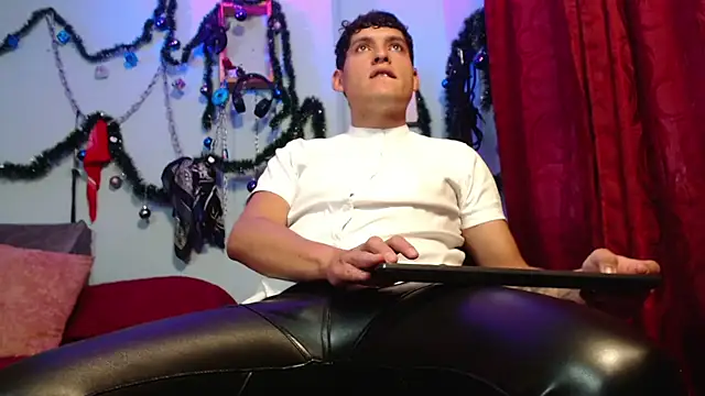 dom2travelersss online show from December 5, 2025, 2:59 pm