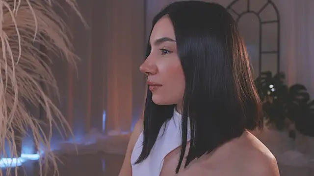 AmyArmstrong online show from November 11, 2025, 8:58 pm