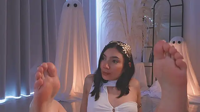 AmyArmstrong online show from October 29, 2025, 8:30 pm