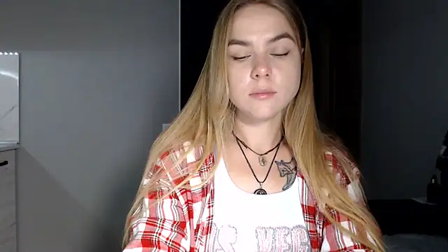 Snapshot of Sunbeam_ chatting on July 8, 2026, 9:15 pm Sunbeam online show from July 8, 2026, 9:15 pm