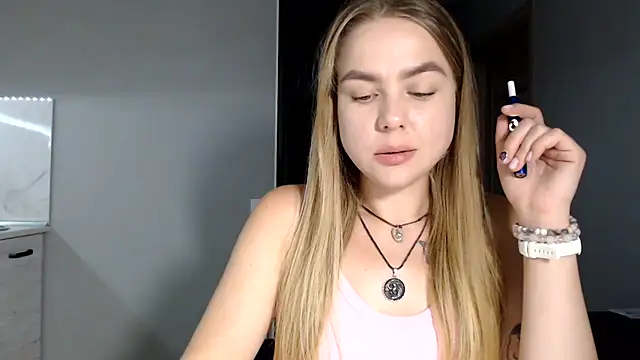 Snapshot of Sunbeam_ chatting on July 4, 2026, 8:57 pm Sunbeam online show from July 4, 2026, 8:57 pm