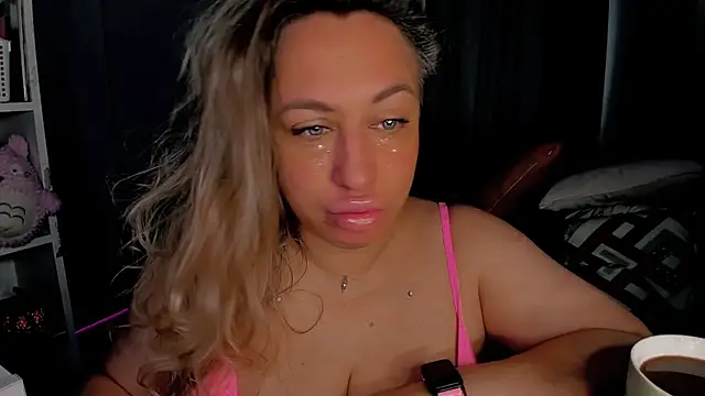 Snapshot of CumOnMy_Tits chatting on October 28, 2025, 2:01 am CumOnMy Tits online show from October 28, 2025, 2:01 am