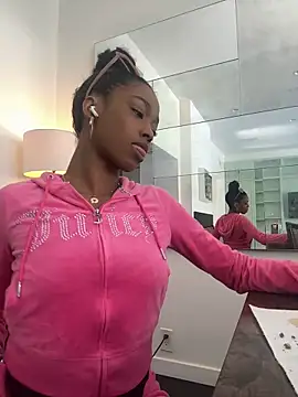 Snapshot of mismialove chatting on June 14, 2026, 4:52 pm mismialove online show from June 14, 2026, 4:52 pm