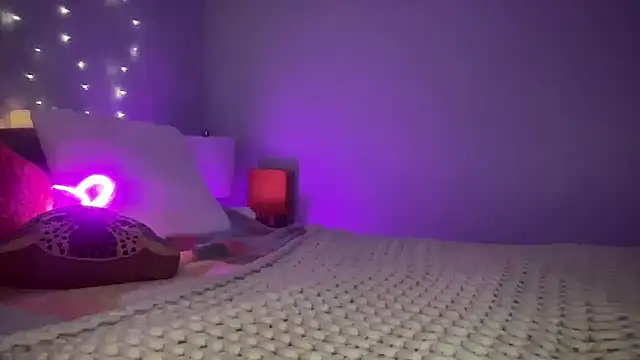 Fitnessbabe69 online show from February 8, 2025, 8:20 am